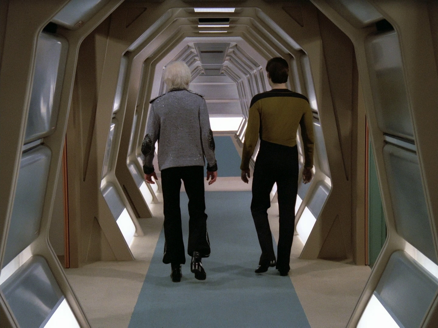 Corridor from Encounter at Farpoint, looking broadly identical